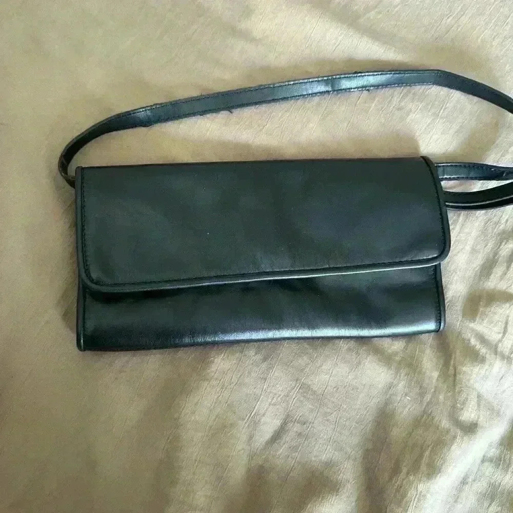Small should bag in black